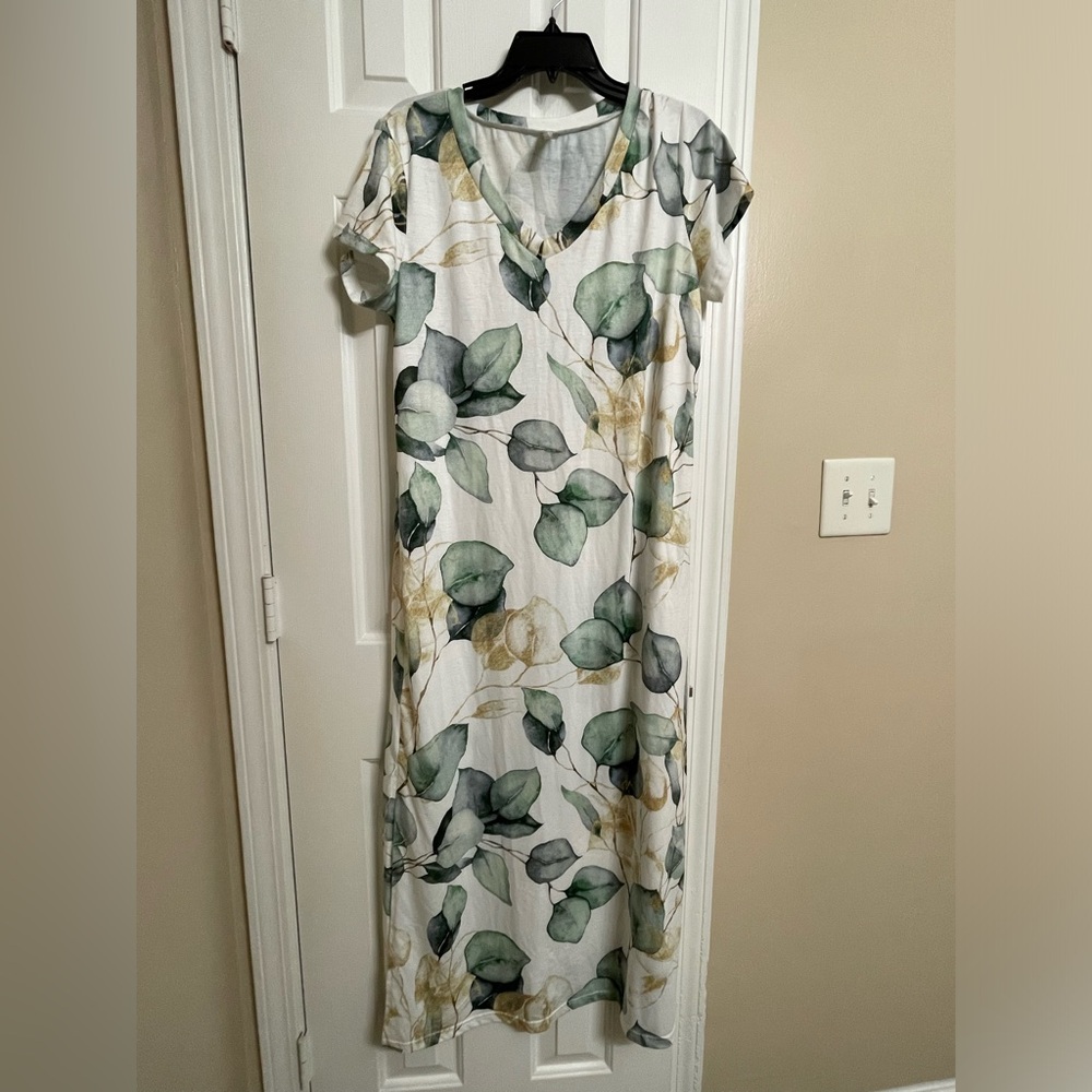 Long, tee shirt dress / maxi dress